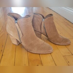 Size 9.5 Suede zip ankle booties